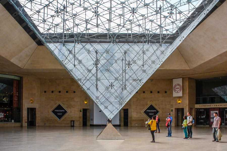 Carrousel du Louvre Parijs omgekeerde piramide