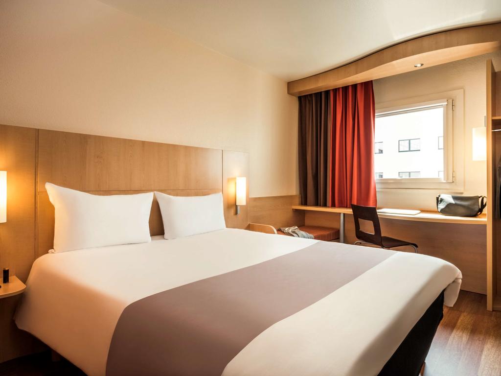  Ibis Hotel Montmartre Parijs