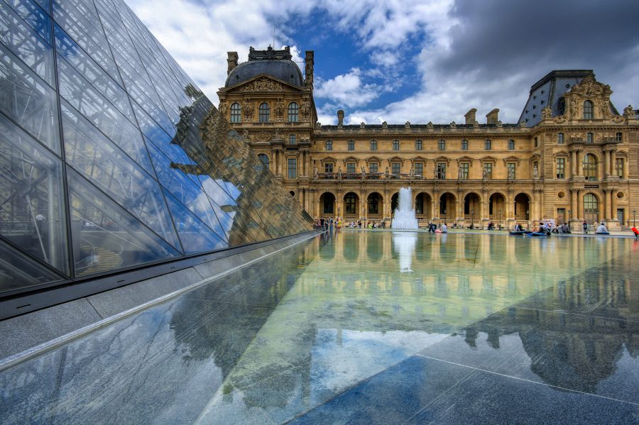 Piramide Louvre Museum Parijs Wat te doen in Parijs