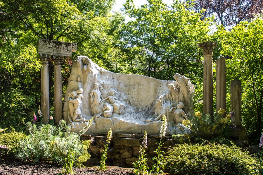 Verborgen tuin Parijs bij de Champs-Elysees