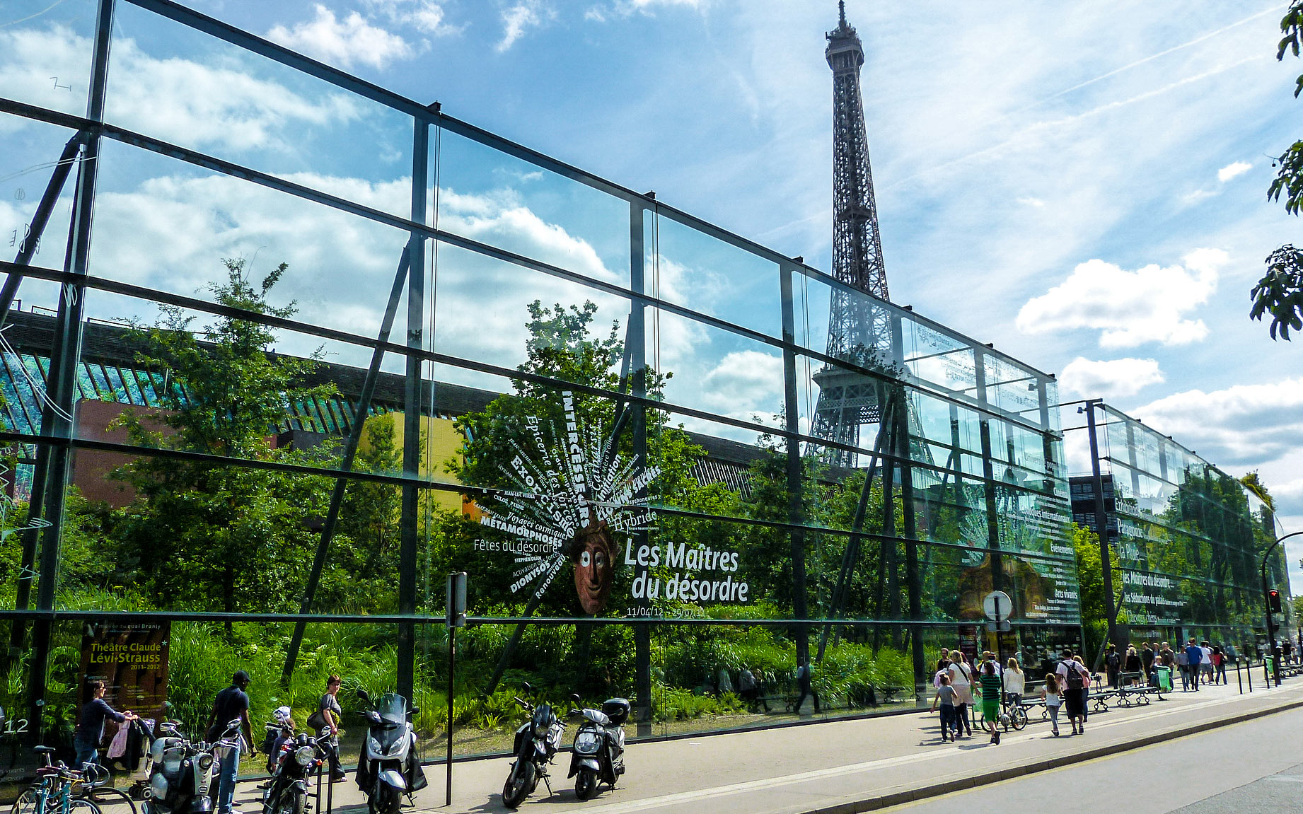 tour eiffel quai branly