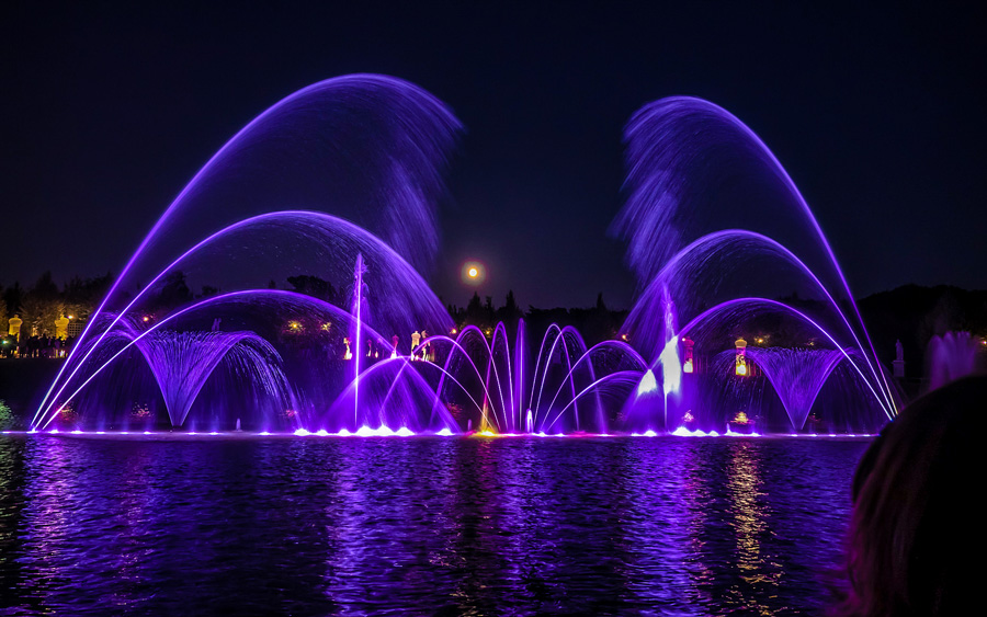 Lichtshow bij het Palais van Versailles