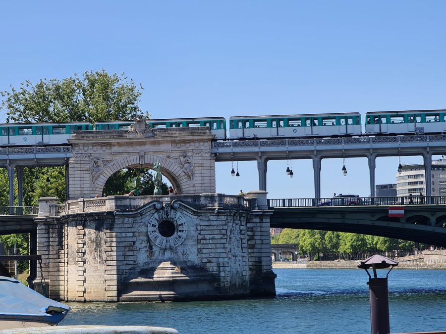 pont de bir hakeim parijs metrolijn 6 uitzicht eiffeltoren