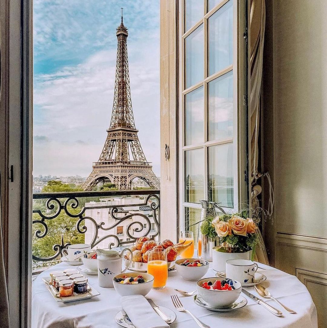 hotel in parijs met uitzicht op de eiffeltoren