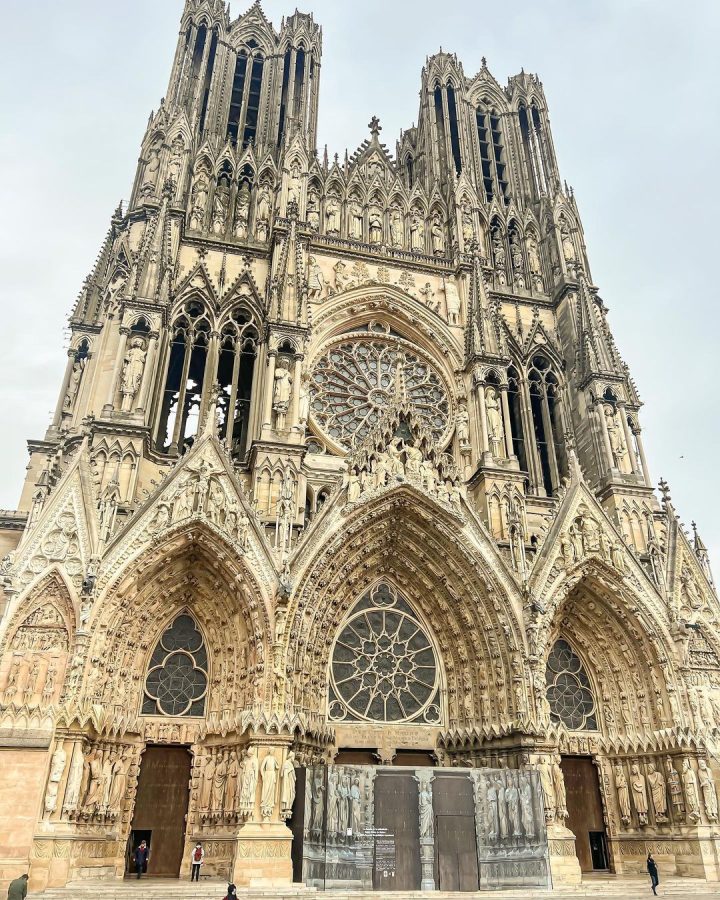 de notre dame is een van de bekendste kerken in Parijs