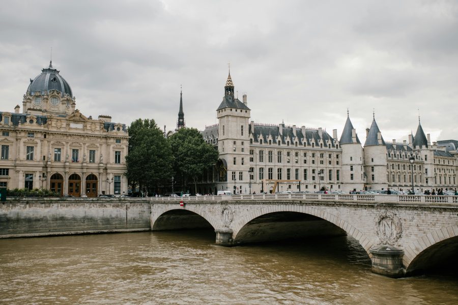 conciergerie parijs