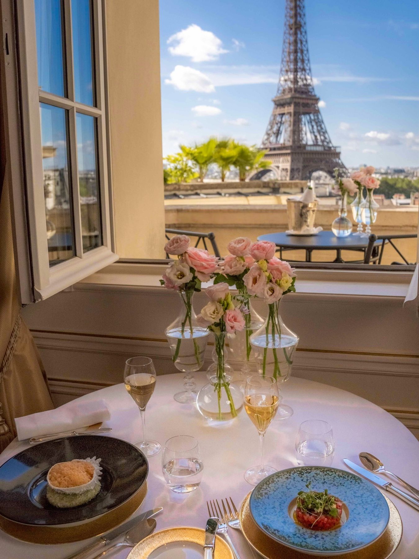 Shangri-La-Paris hotel met Eiffeltoren uitzicht