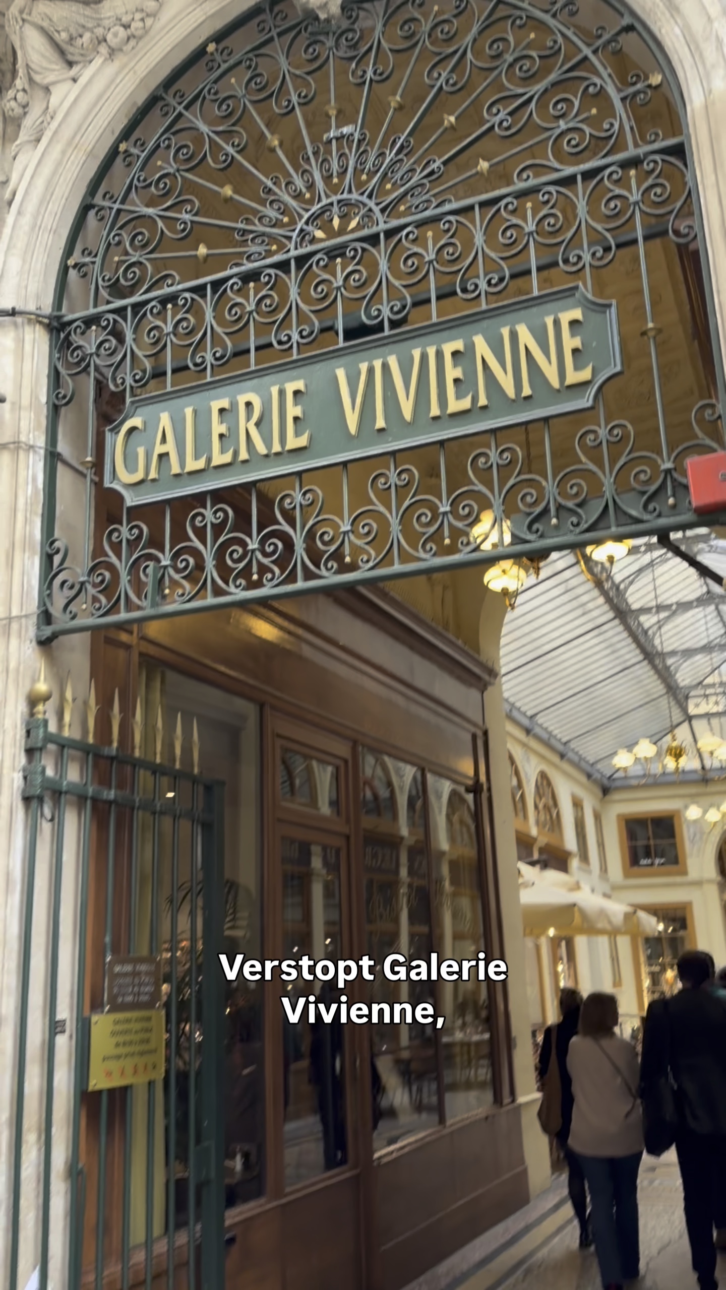 Bekijk onze Instagram Reel over Galerie Vivienne en het Mont Blanc taartje